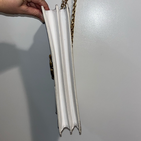 PRICE IS FIRM! Tory Burch Gemini Link Chain Printed Leather Crossbody - Picture 9 of 17